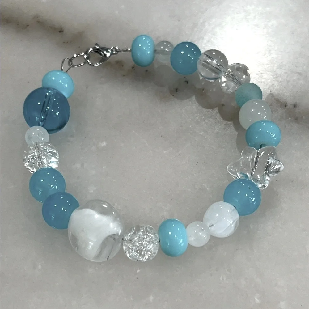 Chic Blues and Clear Quartz Beaded Bracelet